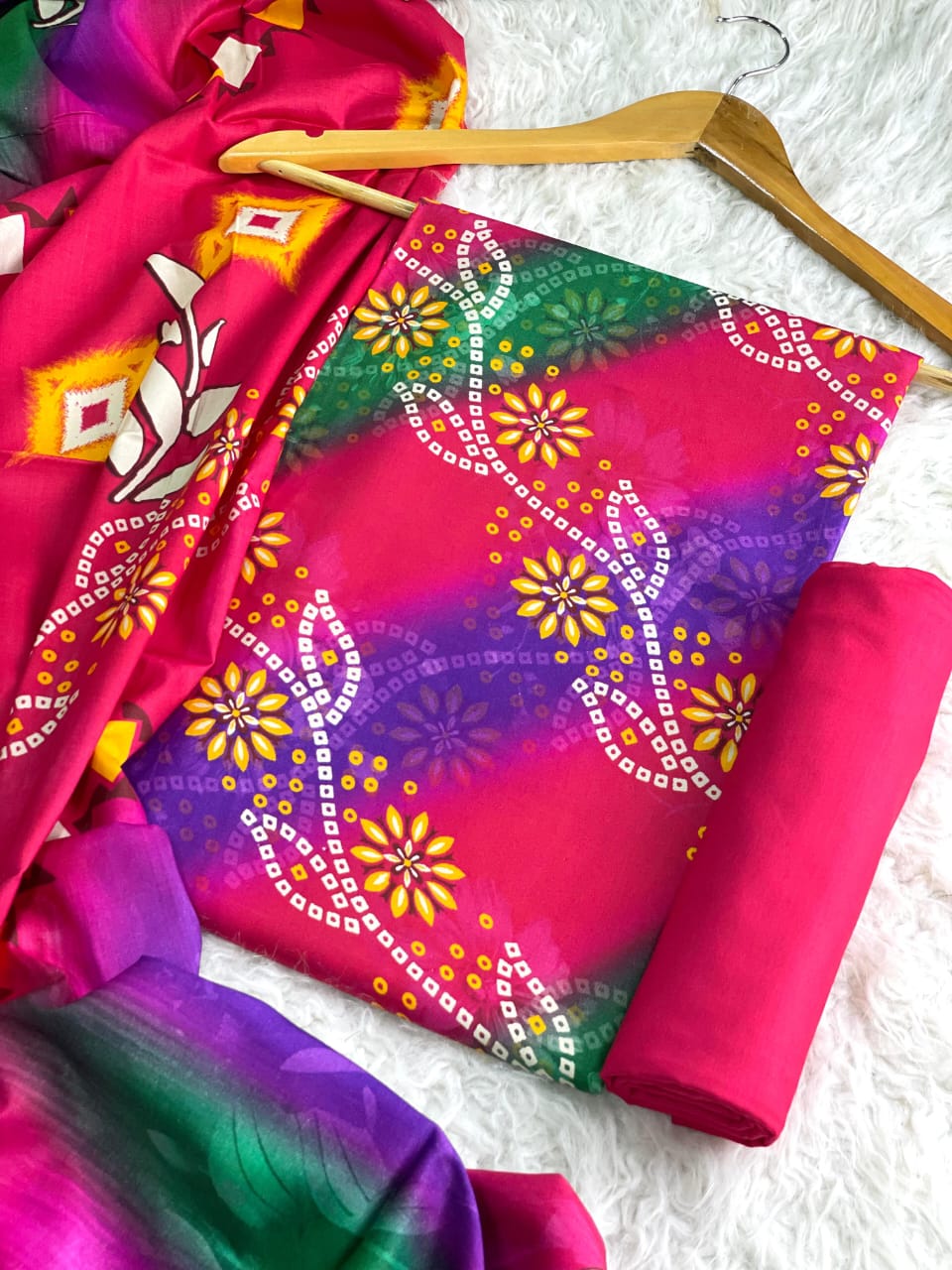 Premium Qulality 3 pc linen dress in digital Prints.68x68 linen quality