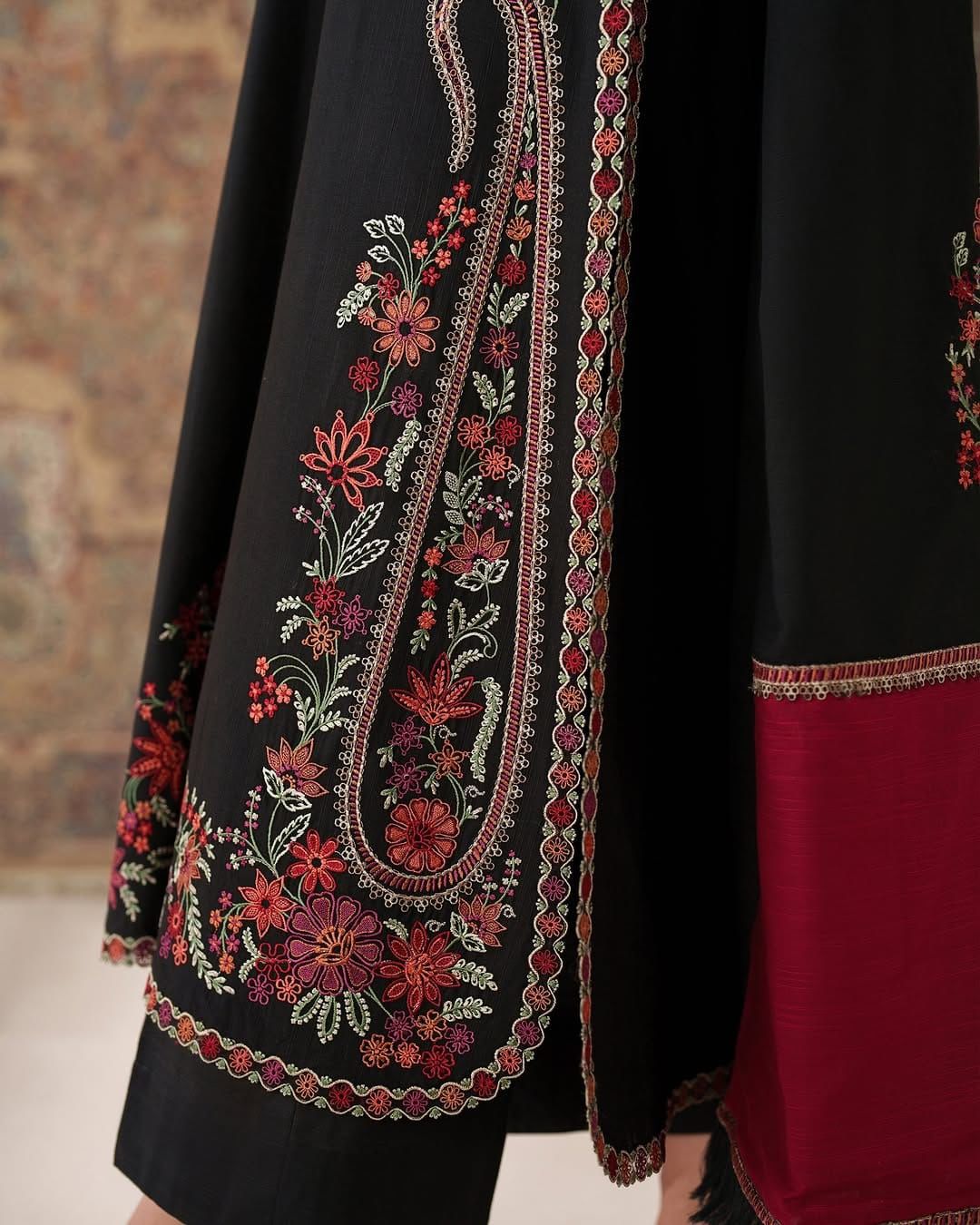 Baroque-Dhanak wool ready to wear Multi Embroidered