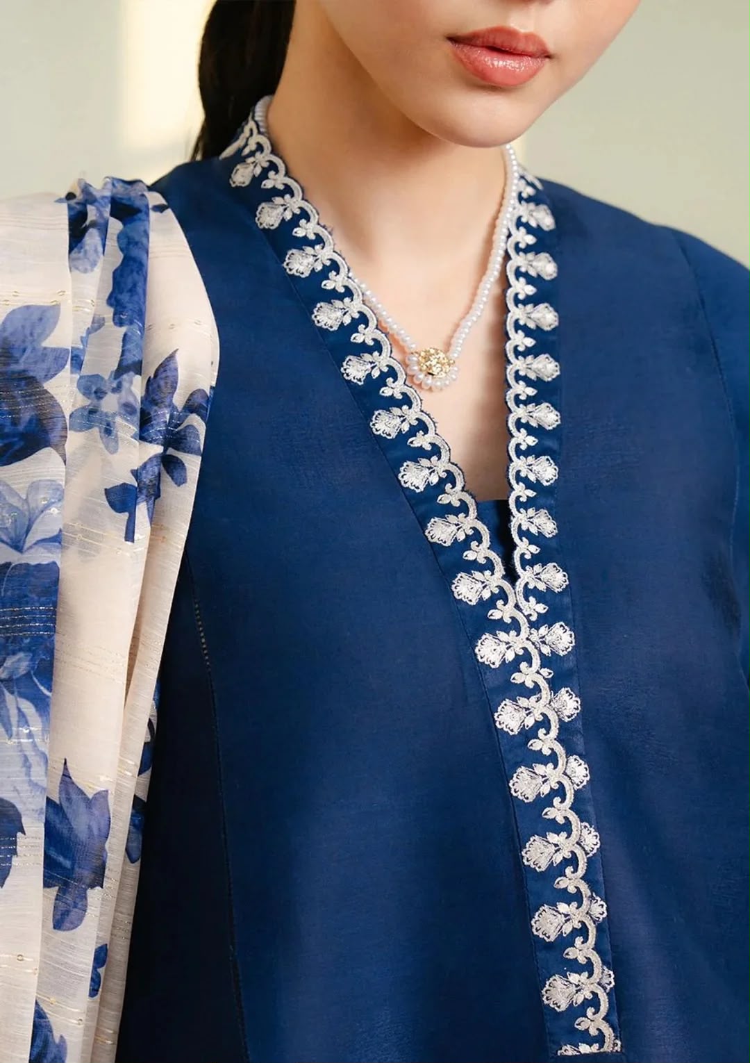 Midnight Bloom – 3 Piece Embroidered Lawn Suit